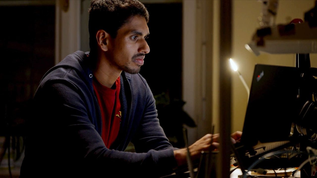 Shariq Reza in True Stories: Im Netz der Love-Scammer
